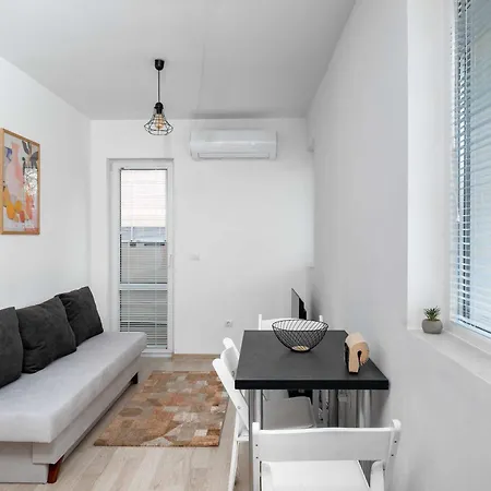 1br Flat Steps From Metro And Tram Stops By Flat Manаger דירה סופיה
