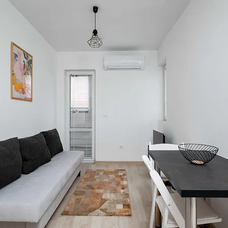 1br Flat Steps From Metro And Tram Stops By Flat Manаger *
