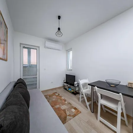 1br Flat Steps From Metro And Tram Stops By Flat Manаger דירה סופיה