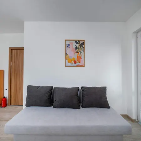 1br Flat Steps From Metro And Tram Stops By Flat Manаger דירה